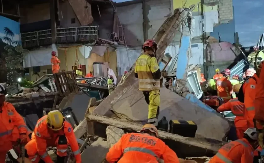 Bombeiros resgatam última vítima de escombros de lar de idosos em MG