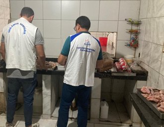Vigilância Sanitária apreende 90 kg de carne estragada e interdita frigorífico