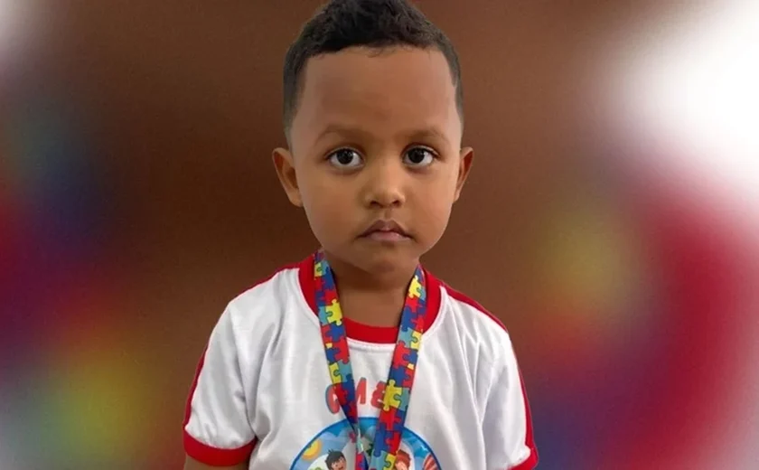 Criança de 3 anos morre após ser atingida por reboque que se soltou de carro em Goiás