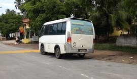 Quatro pessoas ficam feridas em tentativa de assalto a ônibus