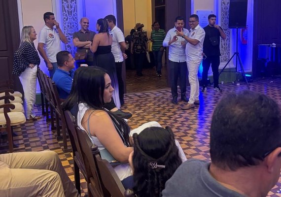 Atraso em convenção do PSDB expõe jogo de planilhas e irrita apoiadores em Jaraguá