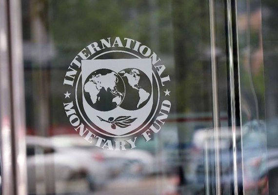 FMI melhora projeções para a economia global, mas condiciona ao ritmo de vacinação