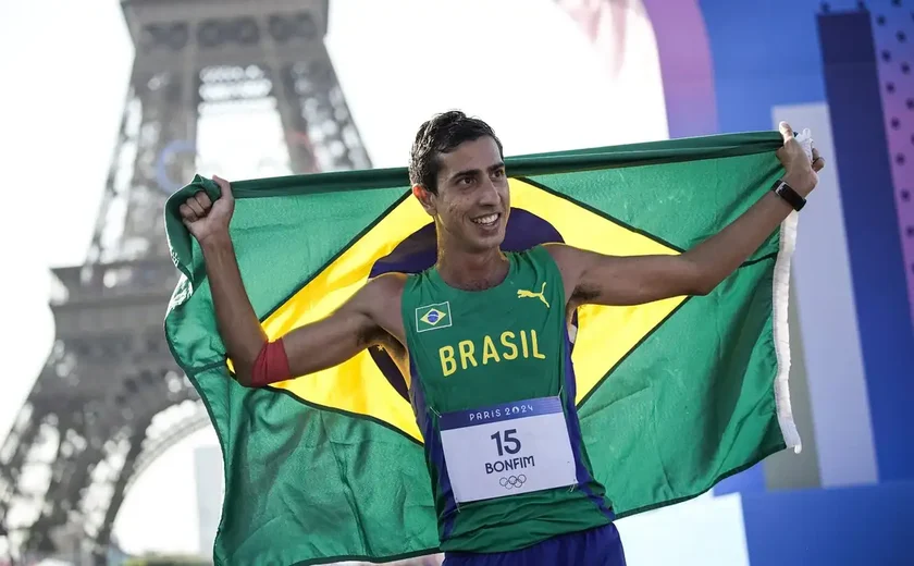 Caio Bonfim fatura prata inédita para o Brasil na marcha atlética