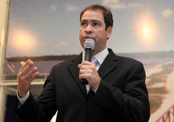 Recebimento de vantagens afasta juiz Léo Denisson da comarca de Marechal Deodoro