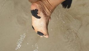 IMA investiga surgimento de manchas escuras na areia das praias de Alagoas