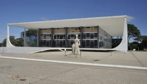 Deputado federal vira réu no STF por injúria contra Lula