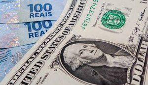 Dólar fecha em alta nesta quarta-feira após 3 quedas seguidas