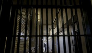 Califórnia proíbe prisões e centros de detenção privados para migrantes