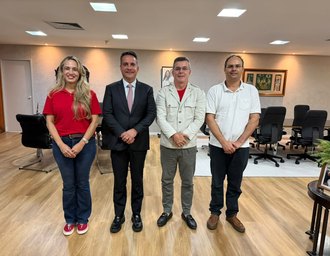Paulo Dantas recebe Deputado Ronaldo Medeiros e trabalhadores da CASAL e avançam no diálogo