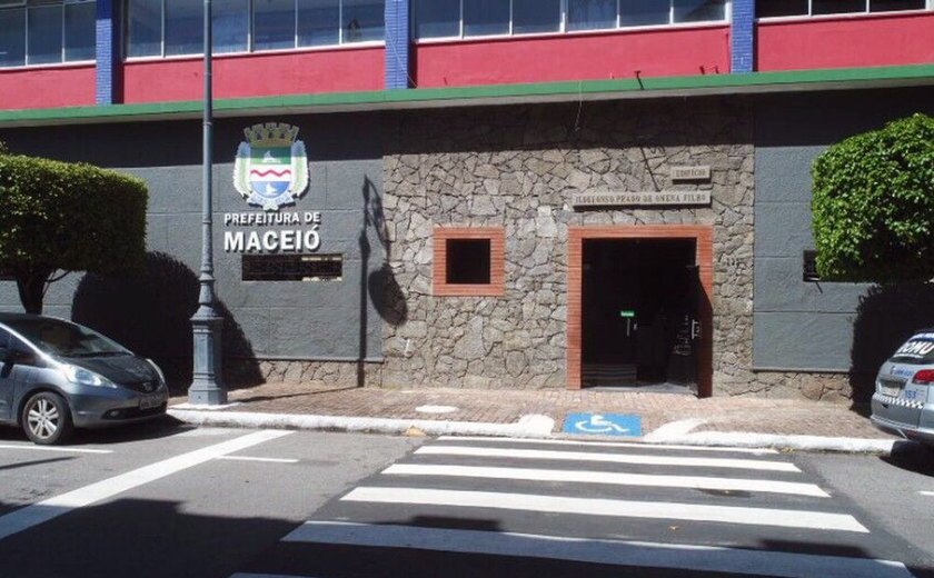 Aposentados e pensionistas de Maceió precisam abrir conta até esta sexta-feira