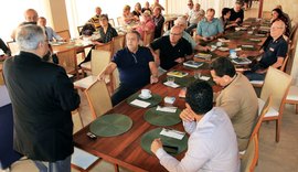 Perspectiva da economia brasileira é discutida durante lançamento de livro em Maceió