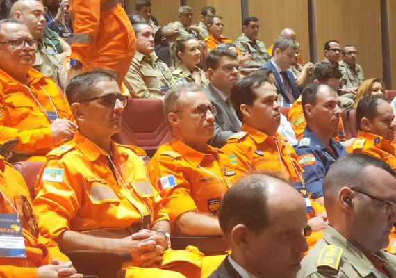 Comandante-geral dos Bombeiros participa do lançamento nacional de programa sobre situações de desastres
