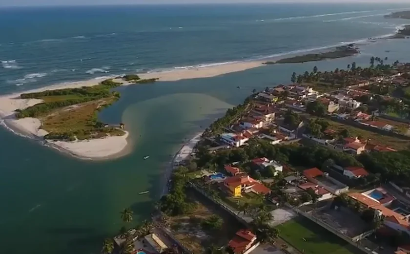 Grupo é resgatado de ilha após perder horário de retorno da embarcação