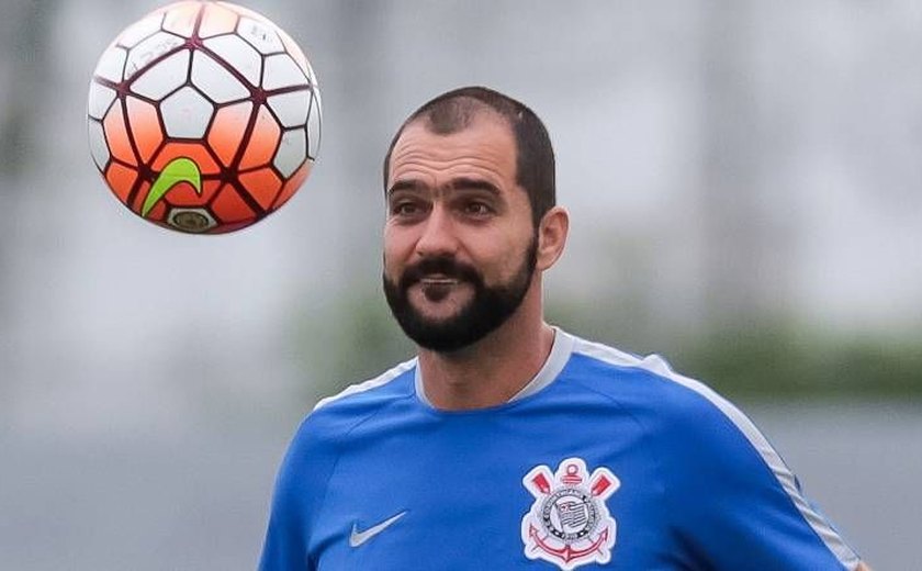 Corinthians renova contrato com o meia Danilo até final de 2017