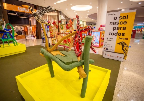 Exposição ‘O Sol Nasce Para Todos’ leva obras do artesão alagoano Jasson para shopping