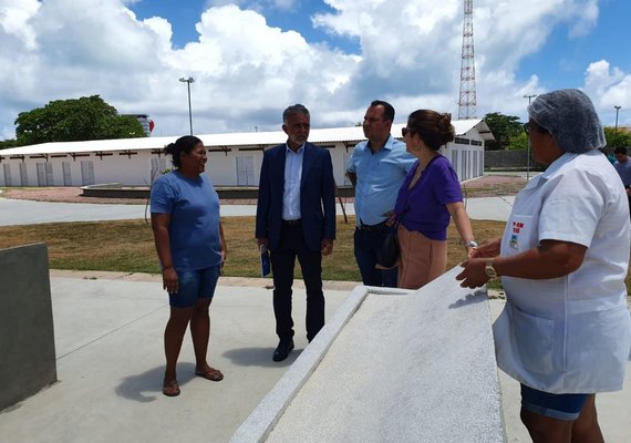 Com denúncia de pescadores, promotores fazem vistoria no Centro Pesqueiro em Jaraguá
