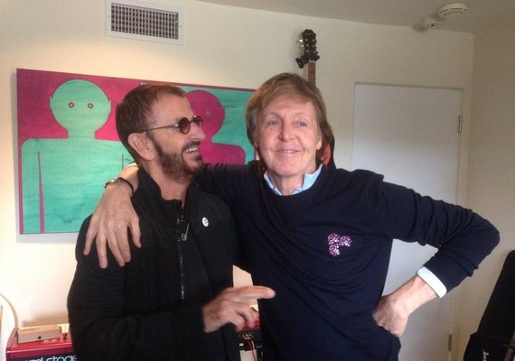 Ringo Starr comemora 77 anos em Los Angeles e Paul McCartney o parabeniza