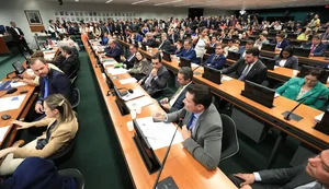 CCJ da Câmara retoma análise do fim da escala 6x1 nesta quarta