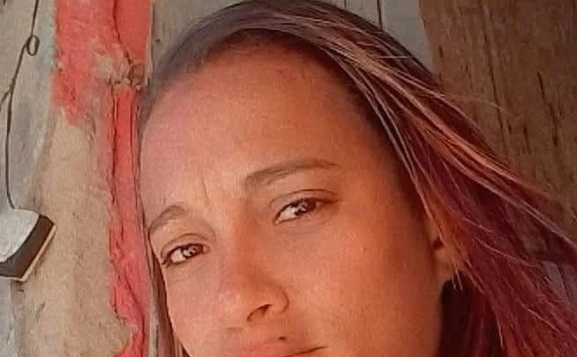 Dois homens são suspeitos de executar mulher com 14 tiros dentro de casa em Maceió