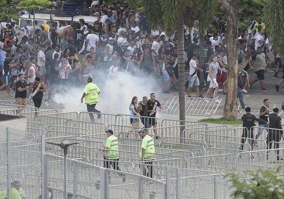 Confusão em final no Rio traz confronto entre a polícia e vascaínos