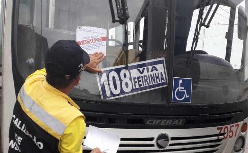 Durante fiscalização da SMTT, treze ônibus da empresa São Francisco são lacrados