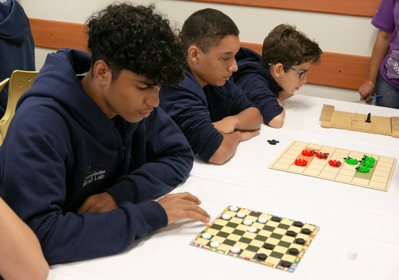 Alunos da escola pública Selma Bandeira serão premiados por participação em Olimpíadas