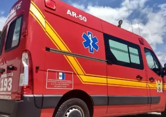 Duas pessoas ficam gravemente feridas após queda de moto em Penedo