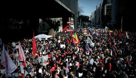 Mulheres fazem ato por todo o Brasil contra o candidato Jair Bolsonaro e pela democracia