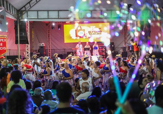 Shows gratuitos movimentam a Praça dos Martírios durante Feira da Reforma Agrária em Maceió