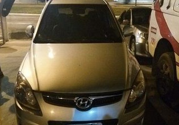 Polícia Militar recupera veículo roubado e prende suspeito por receptação