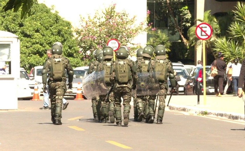 Exército deixa a Esplanada dos Ministérios; PM do DF continua no local