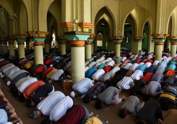 Mais de 1 bilhão de muçulmanos no mundo iniciam o jejum do Ramadã
