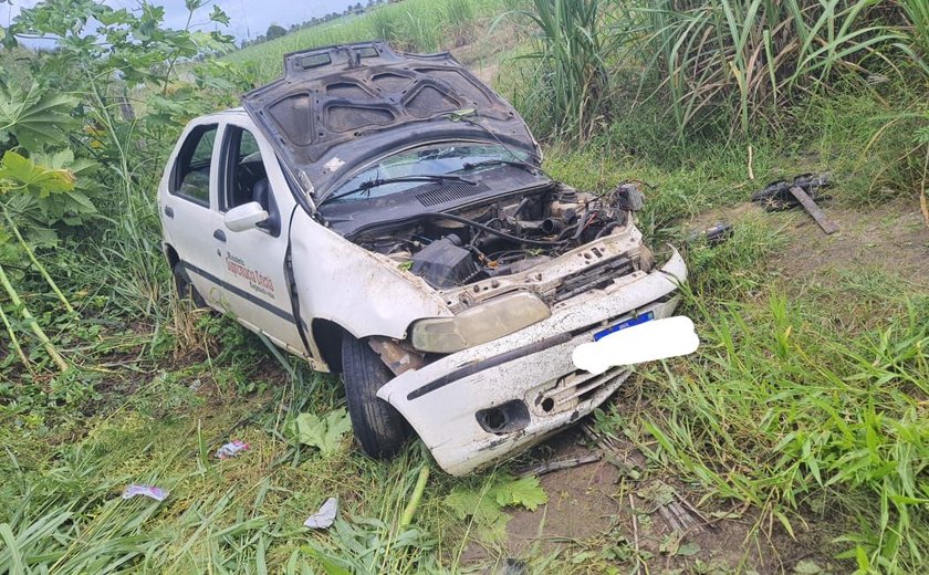 Homem de 35 anos tem suspeita de fratura no braço esquerdo após capotamento em Coruripe