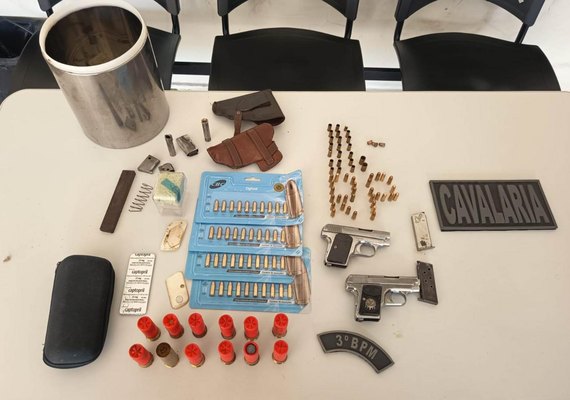 Homem em posse irregular de arma é preso por violência doméstica em Arapiraca