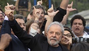 Após ser solto, Lula participa de comemoração em sindicato em São Bernardo do Campo