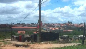 Sem-terra ocupam área para construção da APAE em Arapiraca