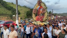 Procissão da padroeira de Santana do Mundaú reúne 3 mil fiéis