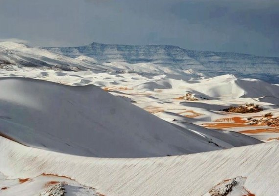 Neve cai no deserto do Saara após rara onda de frio