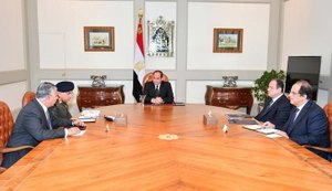 Presidente do Egito promete vingança 'brutal' por vítimas de atentado terrorista