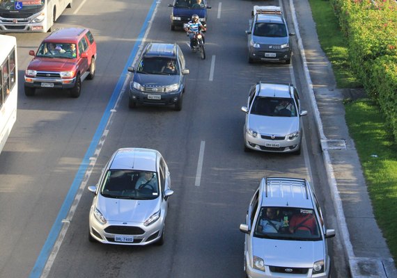 Motoristas por aplicativo não querem carteira assinada em Alagoas