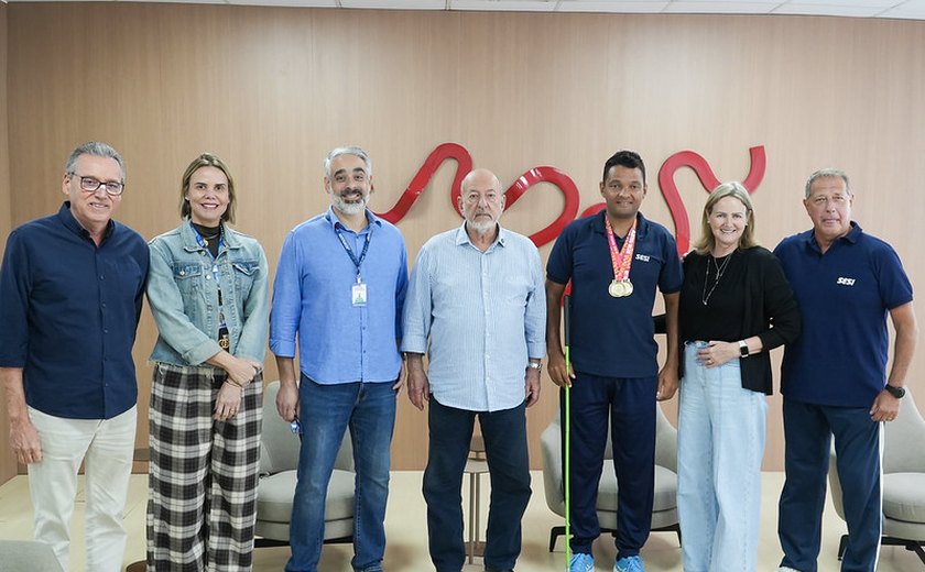Lyra recebe nadador William Costa e celebra conquistas do Sesi no esporte paralímpico