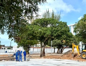 Obra de revitalização da Praça da Faculdade avança e chega a 55% de execução