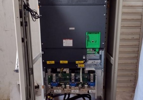 Casal instala inversor de frequência em estação elevatória do Sistema Carangueja