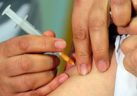 Nova etapa de vacinação contra gripe inclui forças de segurança