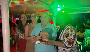 Carlito Lima é homenageado com honraria no 9º Prêmio Baobá