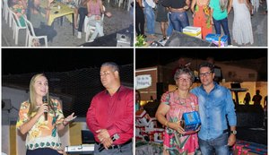 Professores participam de uma grande noite festiva com distribuição de prêmios