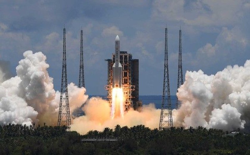 China lança espaçonave para sua primeira missão em Marte