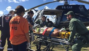 Homem salva duas crianças na Barra de Santo Antônio e quase morre afogado