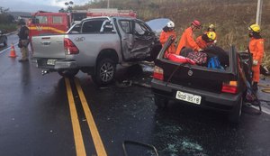 Colisão deixa três mortos na BR-104; estado de criança de 5 anos é gravíssimo