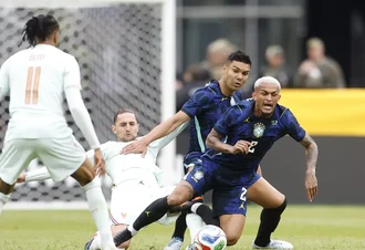 Brasil joga mal e perde de 2 a 1 para a França nos Estados Unidos